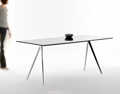 Magis_baguette_product_usability_TV1702_TV1713_polished_smoked_glass_01.jpeg