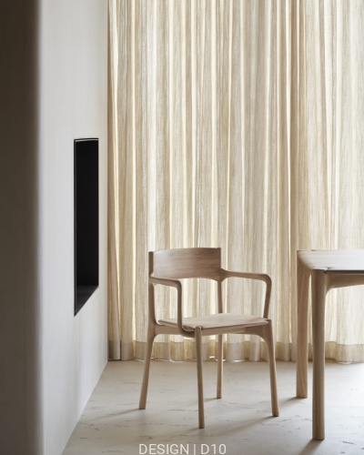 51340_PI_dining_chair_oak_with_armrest_51325_51326_51327_51328_51329_51330_PI_dining_table_web.JPG