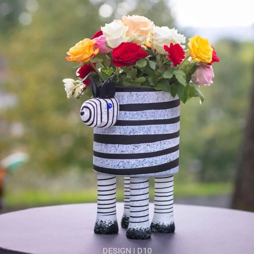 sl_zebra_vase_black-white_UD-Sommer-2024-297.jpg.webp